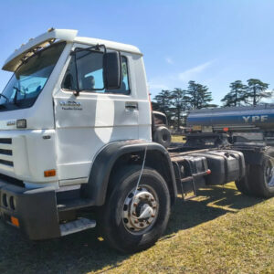 Volkswagen 17220 Tractor 4x2 Cabina Dormitorio 2015