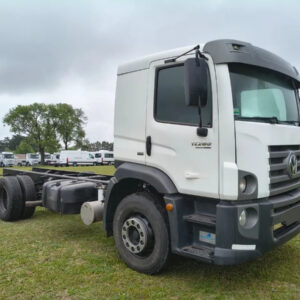 D_608905-MLA118275669944_102026-F Volkswagen 17280 Lr Chasis 2018 C. Dormitorio T. Normal